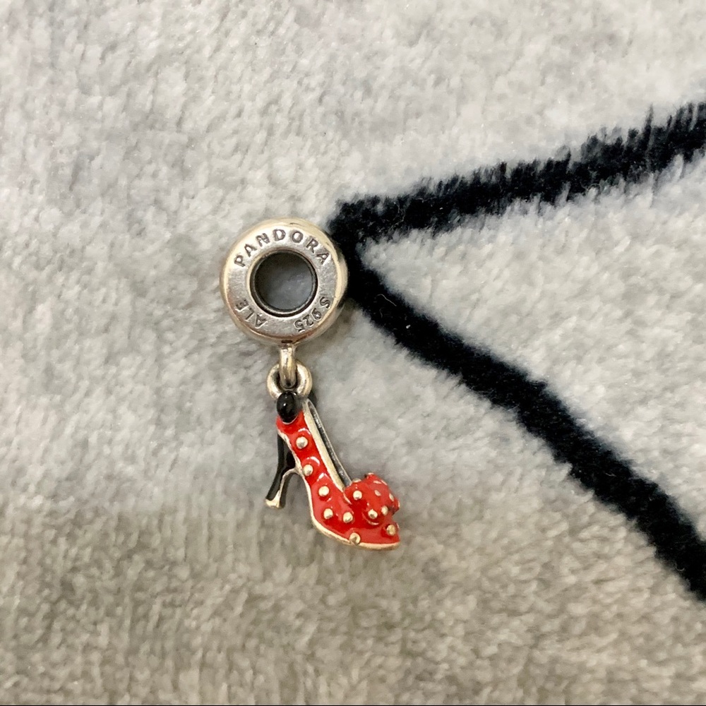 Pandora Minnie shoe charm parkexclusive price firm